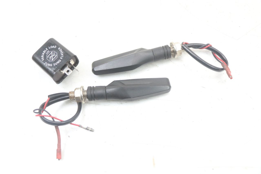 photo de HINTEN BLINKER SUZUKI GS F 500 (2004 - 2007)