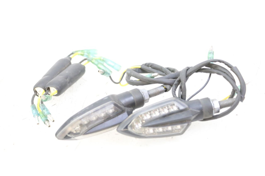 photo de HINTEN BLINKER YAMAHA XJ6 ABS 600 (2008 - 2016)