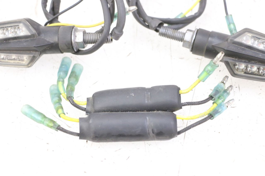 photo de HINTEN BLINKER YAMAHA XJ6 ABS 600 (2008 - 2016)