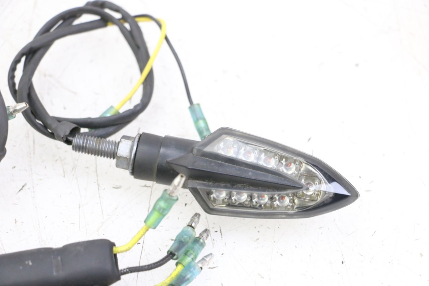 photo de HINTEN BLINKER YAMAHA XJ6 ABS 600 (2008 - 2016)