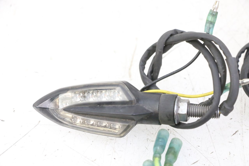 photo de HINTEN BLINKER YAMAHA XJ6 ABS 600 (2008 - 2016)