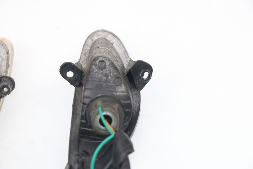 photo de VORNE BLINKER BAOTIAN TRAVEL SPIRIT 50 (2010 - 2012)