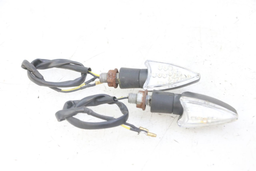 photo de VORNE BLINKER HONDA CBF 500 (2004 - 2007)