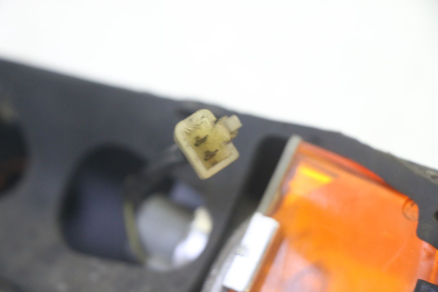 photo de VORNE RECHTS BLINKER KAWASAKI GPZ RX 1000 (1986 - 1988) - Weitere Ansicht des Artikels