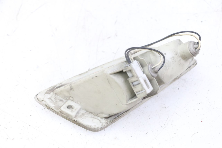 photo de VORNE RECHTS BLINKER PIAGGIO VESPA GRANTURISMO 200 (2004 - 2005)