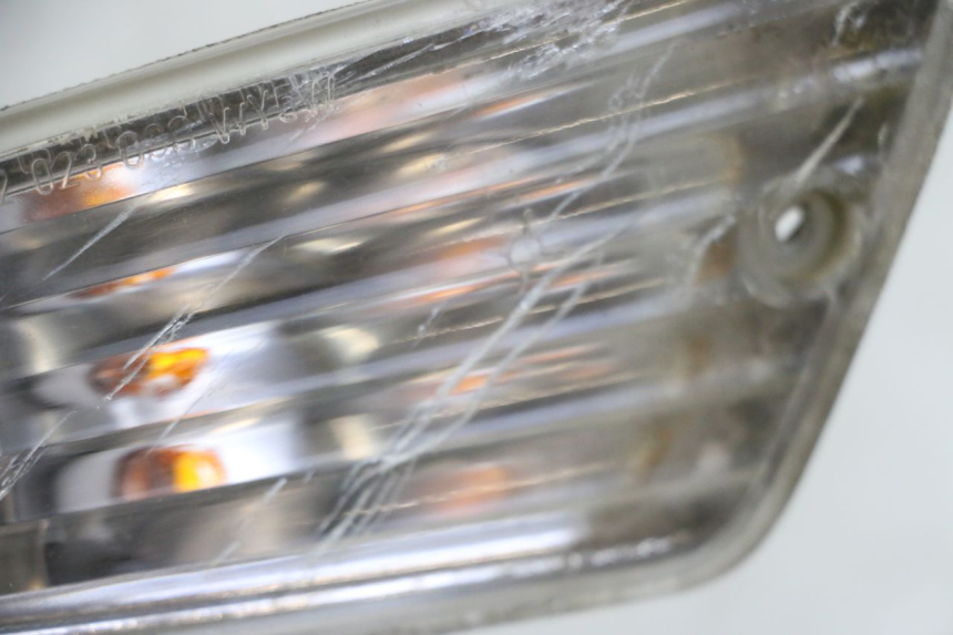 photo de VORNE RECHTS BLINKER PIAGGIO VESPA GRANTURISMO 200 (2004 - 2005)