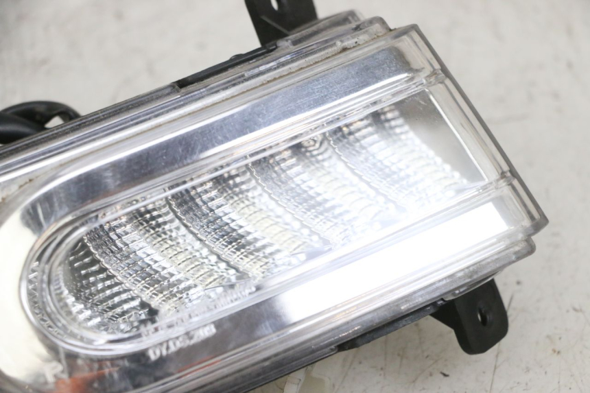 photo de VORNE RECHTS BLINKER EFUN PUSA 1 - Oberflächenzustand und Material