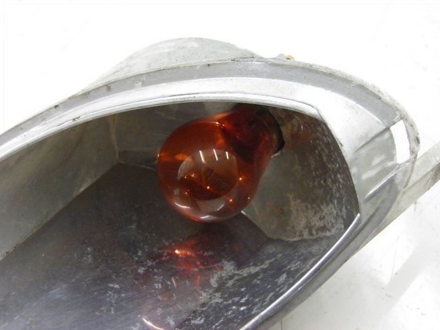 photo de VORNE RECHTS BLINKER YAMAHA YP MAJESTY 125 (2002 - 2006)