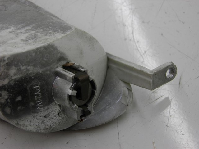 photo de VORNE RECHTS BLINKER YAMAHA YP MAJESTY 125 (2002 - 2006)