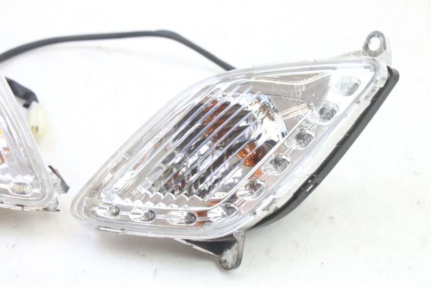 photo de VORNE BLINKER SYM FIDDLE 3 III 50 (2014 - 2020)