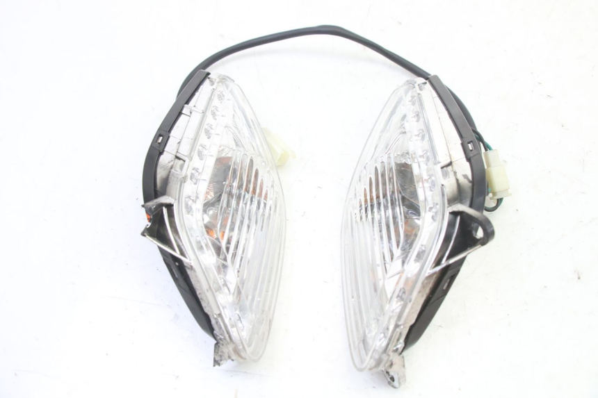 photo de VORNE BLINKER SYM FIDDLE 3 III 50 (2014 - 2020)
