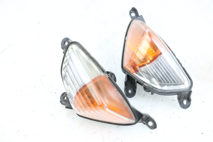 photo de VORNE BLINKER YAMAHA FJR ABS 1300 (2006 - 2012) - Weitere Ansicht des Artikels