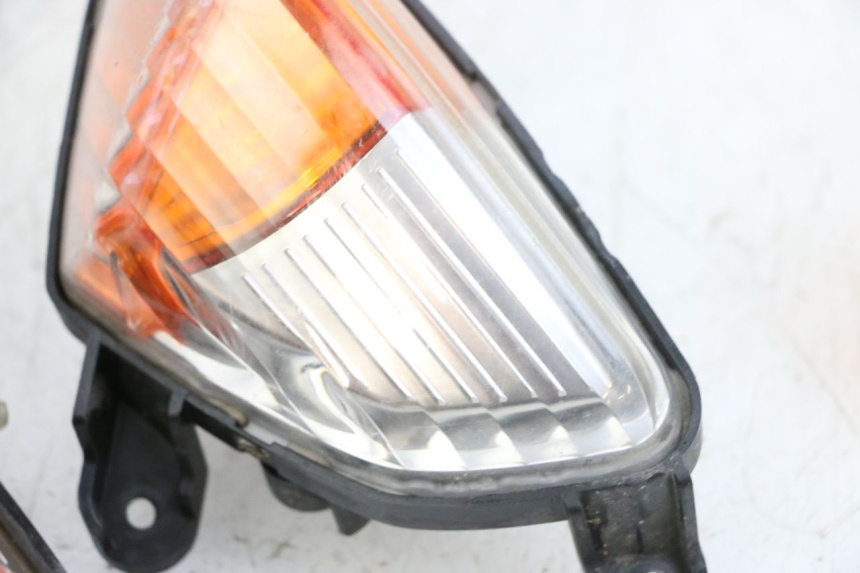 photo de VORNE BLINKER YAMAHA FJR ABS 1300 (2006 - 2012) - Oberflächenzustand und Material