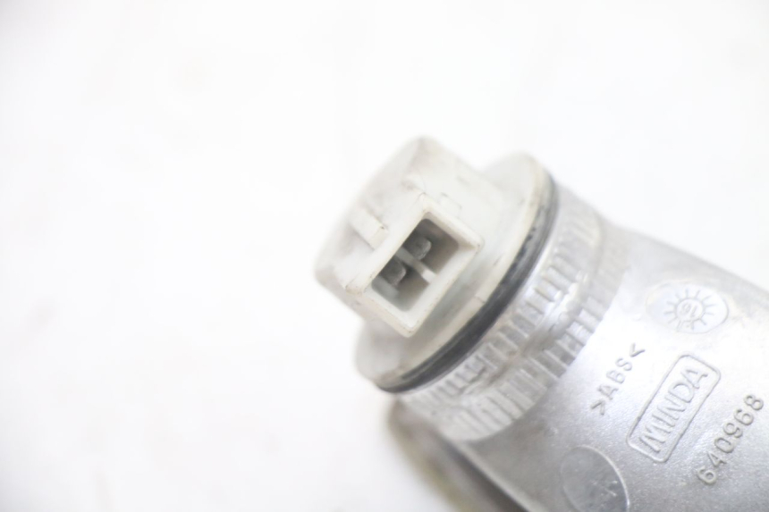 photo de VORNE LINKS BLINKER PIAGGIO VESPA LX IE 125 (2010 - 2012)