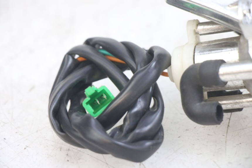 photo de VORNE LINKS BLINKER PEUGEOT TWEET 4T 50 (2014 - 2019)