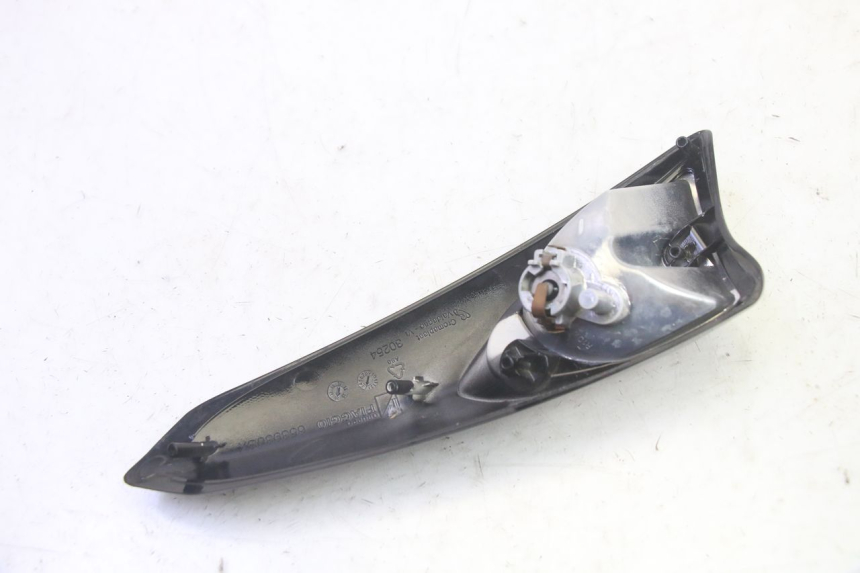 photo de LINKS VORDERES BLINKLICHT PIAGGIO XEVO - X EVO 125 (2007 - 2016) - Details der Befestigungspunkte