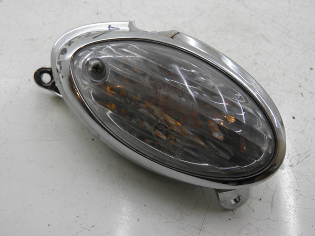 photo de VORNE LINKS BLINKER YAMASAKI YM50QT-N3 RETRO 50 (2012 - 2014)