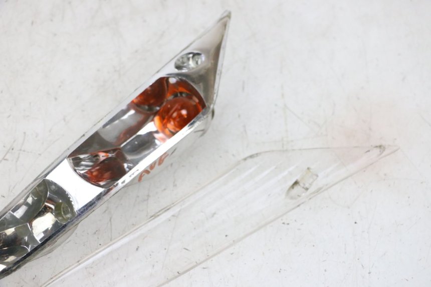 photo de LINKS VORDERES BLINKLICHT PIAGGIO ZIP 2T 50 (2009 - 2019) - Zoom auf Gebrauchszustand