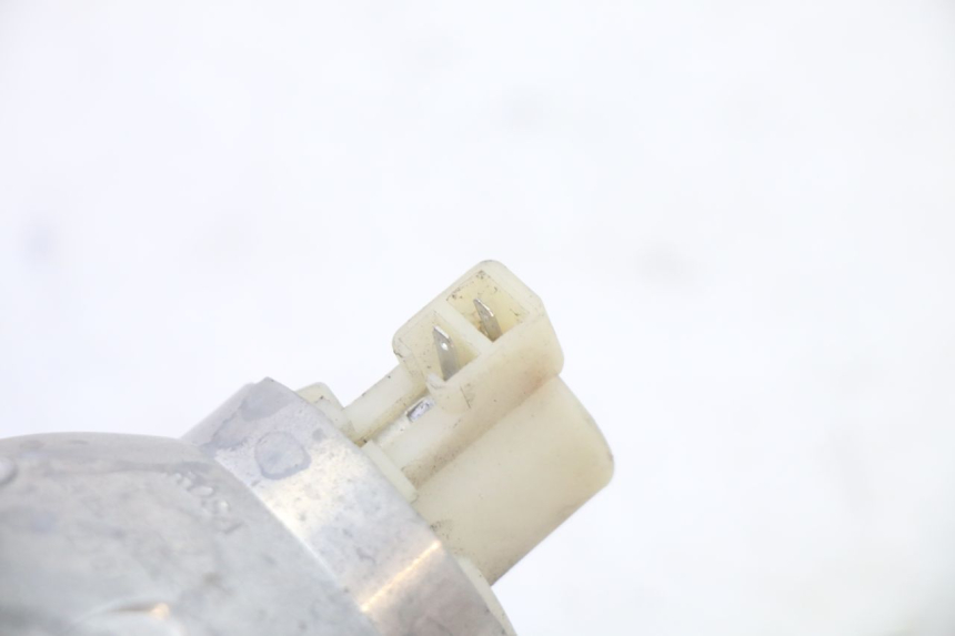 photo de VORNE LINKS BLINKER PIAGGIO ZIP 4T 50 (2018 - 2020) - Details der Befestigungspunkte