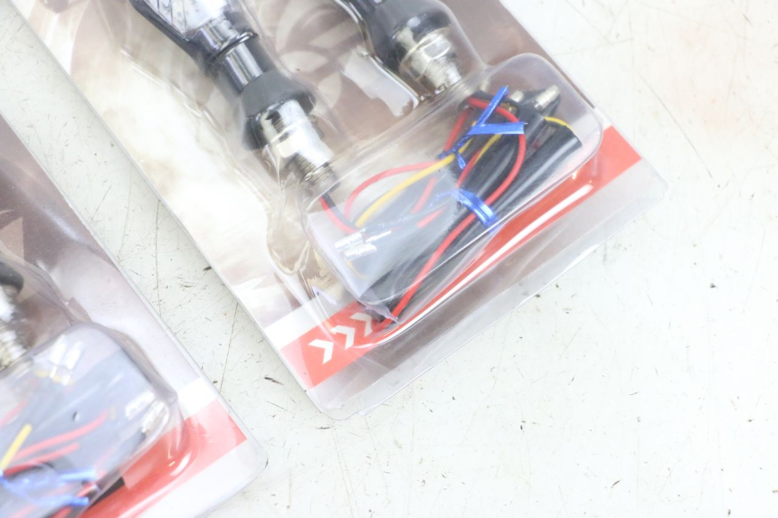 photo de VORNE BLINKER SUZUKI GSF S BANDIT 600 (2000 - 2004) - Alternative Perspektive