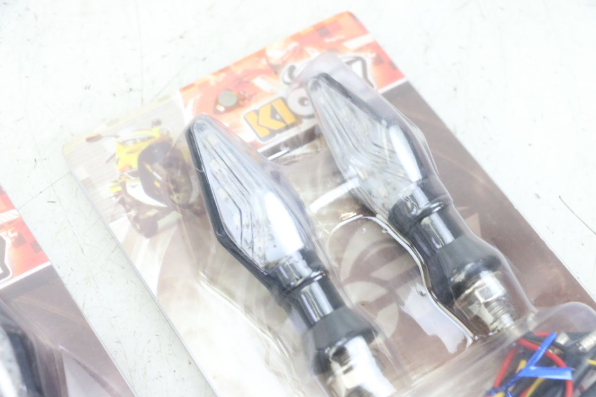 photo de VORNE BLINKER SUZUKI GSF S BANDIT 600 (2000 - 2004) - Technische Nahaufnahme