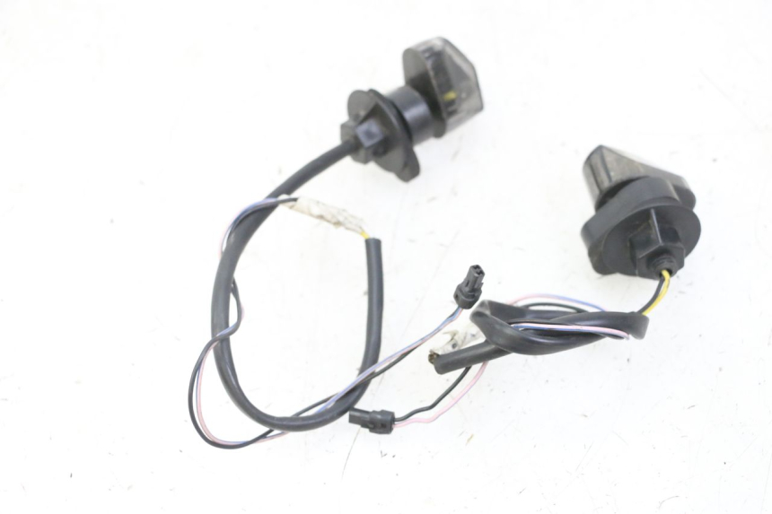 photo de VORNE BLINKER PIAGGIO MP3 500 (2011 - 2015)