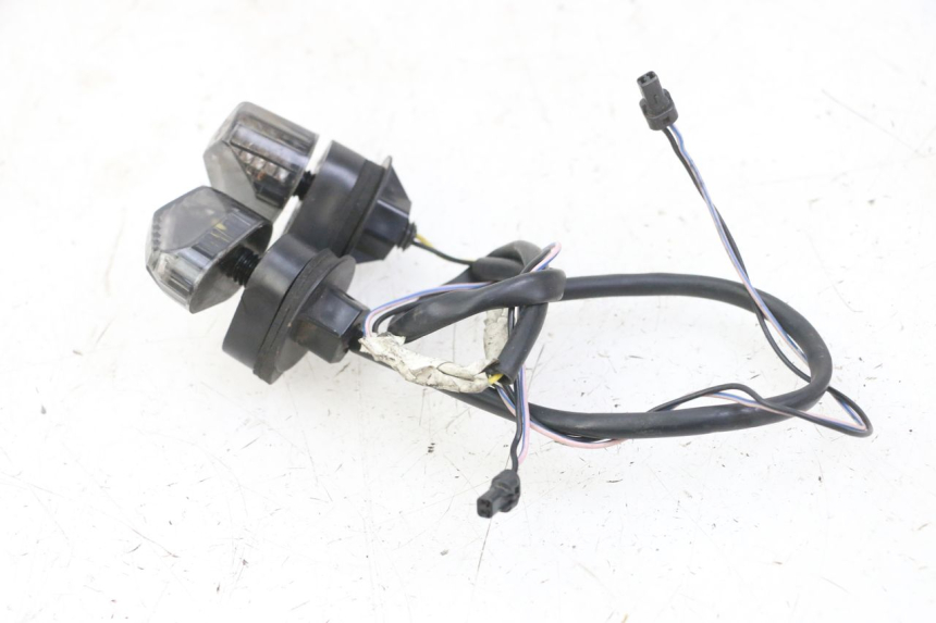 photo de VORNE BLINKER PIAGGIO MP3 500 (2011 - 2015)