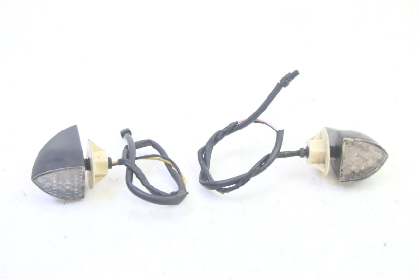 photo de VORNE BLINKER PIAGGIO MP3 RL 250 (2007 - 2010) - Hauptansicht