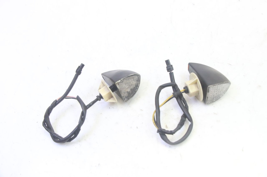 photo de VORNE BLINKER PIAGGIO MP3 RL 250 (2007 - 2010) - Detailansicht des Bauteils