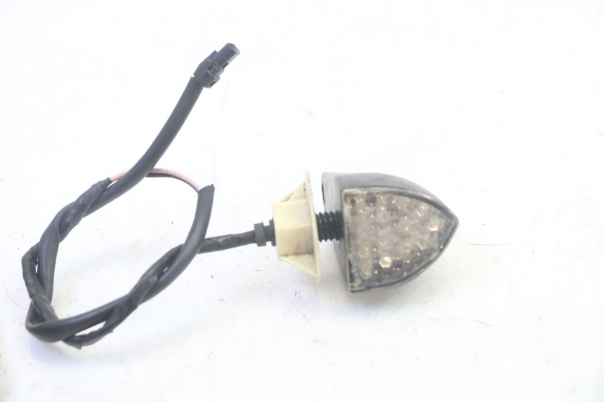 photo de VORNE BLINKER PIAGGIO MP3 RL 250 (2007 - 2010) - Alternative Perspektive