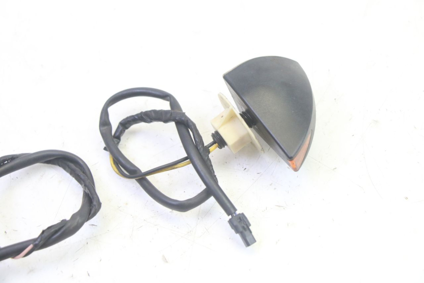 photo de VORNE BLINKER PIAGGIO MP3 RL 250 (2007 - 2010) - Details der Befestigungspunkte