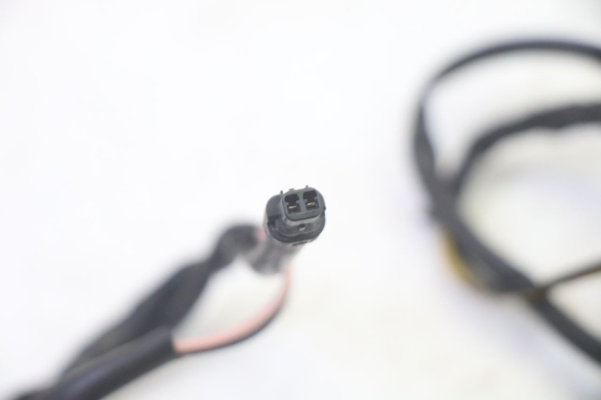 photo de VORNE BLINKER PIAGGIO MP3 RL 250 (2007 - 2010) - Oberflächenzustand und Material