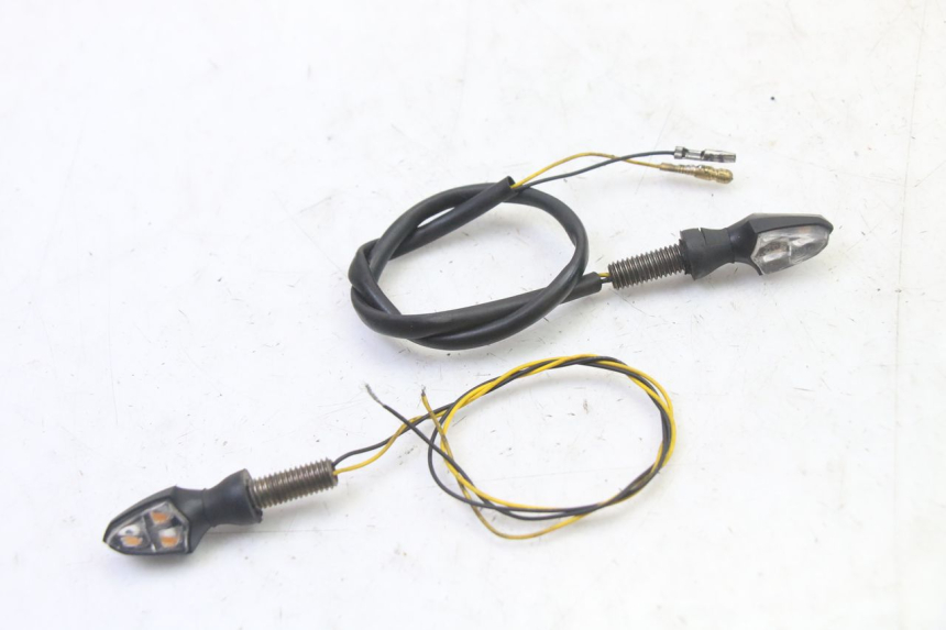photo de VORNE BLINKER SUZUKI SV S 650 (2003 - 2009)