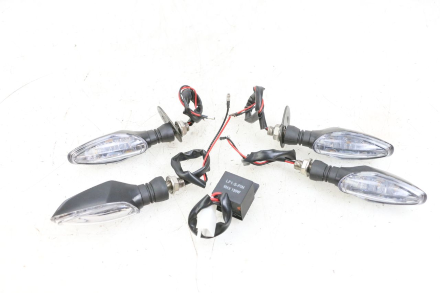 photo de VORNE BLINKER KAWASAKI ZR 7 750 (1999 - 2001) - Hauptansicht