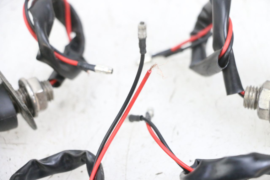 photo de VORNE BLINKER KAWASAKI ZR 7 750 (1999 - 2001) - Weitere Ansicht des Artikels