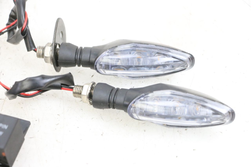 photo de VORNE BLINKER KAWASAKI ZR 7 750 (1999 - 2001) - Hochauflösende Nahaufnahme
