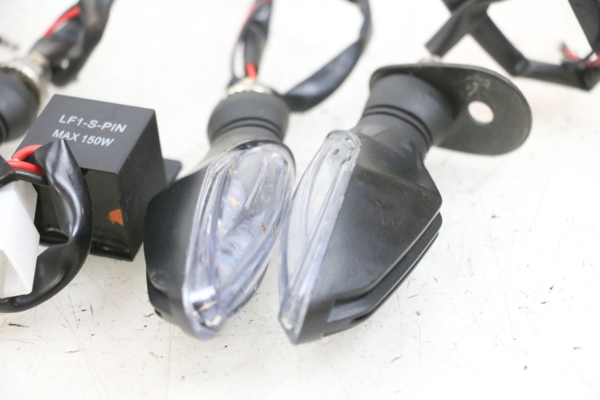 photo de VORNE BLINKER KAWASAKI ZR 7 750 (1999 - 2001) - Alternative Perspektive