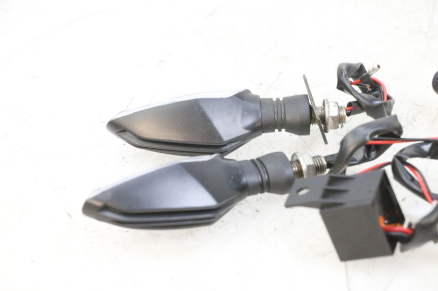 photo de VORNE BLINKER KAWASAKI ZR 7 750 (1999 - 2001) - Gesamtansicht des Produkts