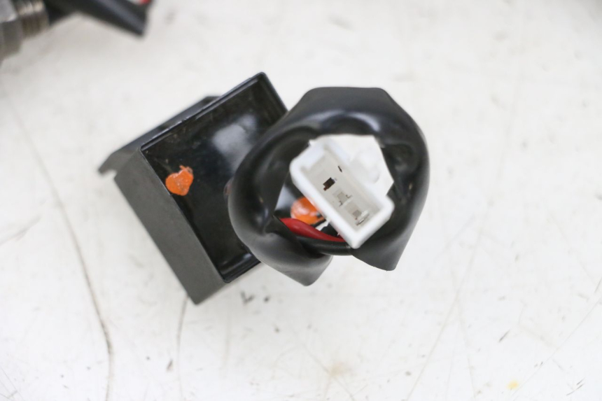 photo de VORNE BLINKER KAWASAKI ZR 7 750 (1999 - 2001) - Geprüftes Gebrauchtteil