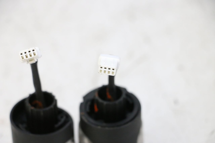 photo de VORNE BLINKER SEGWAY NINEBOT ZT3 PRO 1