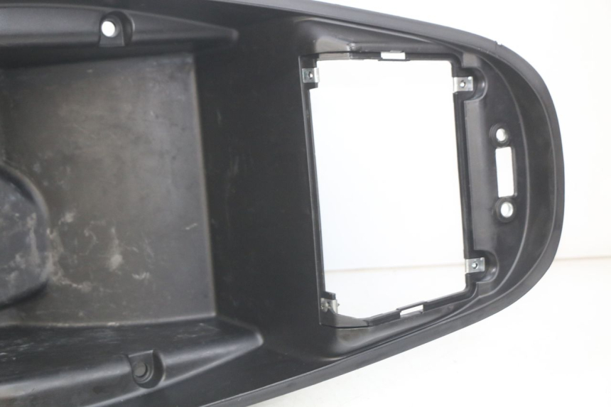 photo de SITZBANKABDECKUNG KYMCO AGILITY 16+ 4T 50 (2018 - 2023)