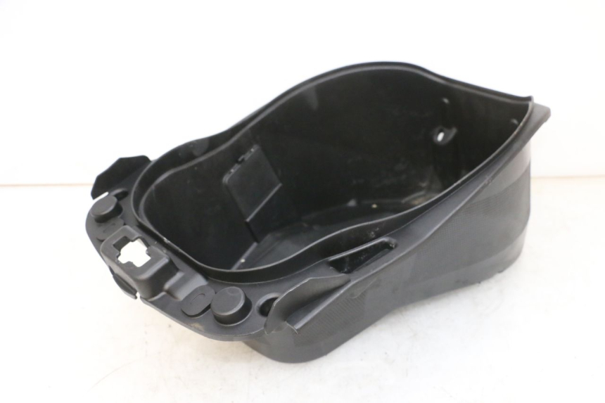 photo de SITZBANKABDECKUNG PEUGEOT DJANGO 4T 50 (2014 - 2019) - Zoom auf Gebrauchszustand