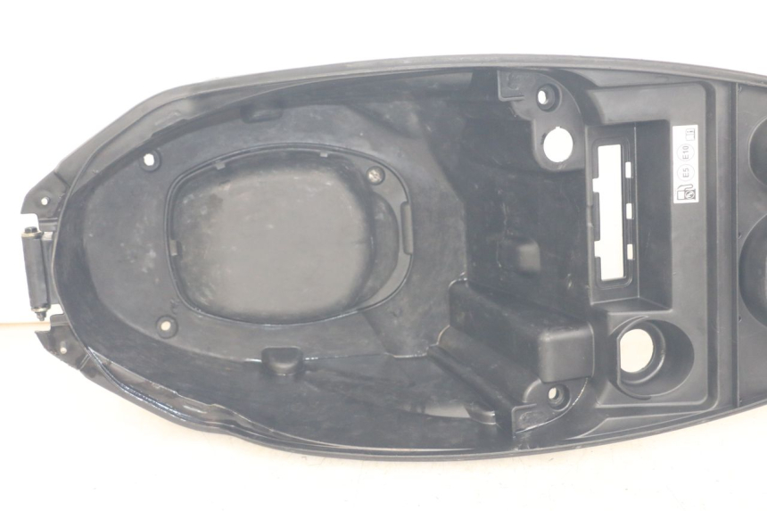 photo de SITZBANKABDECKUNG PEUGEOT KISBEE 2T 50 (2018 - 2022)
