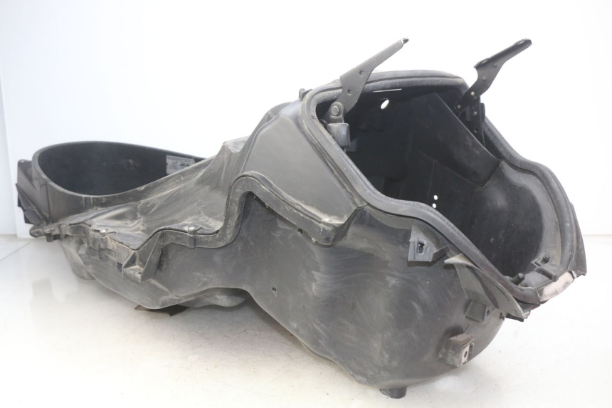 photo de SITZBANKABDECKUNG PIAGGIO MP3 LT 300 (2010 - 2016) - Zoom auf Gebrauchszustand