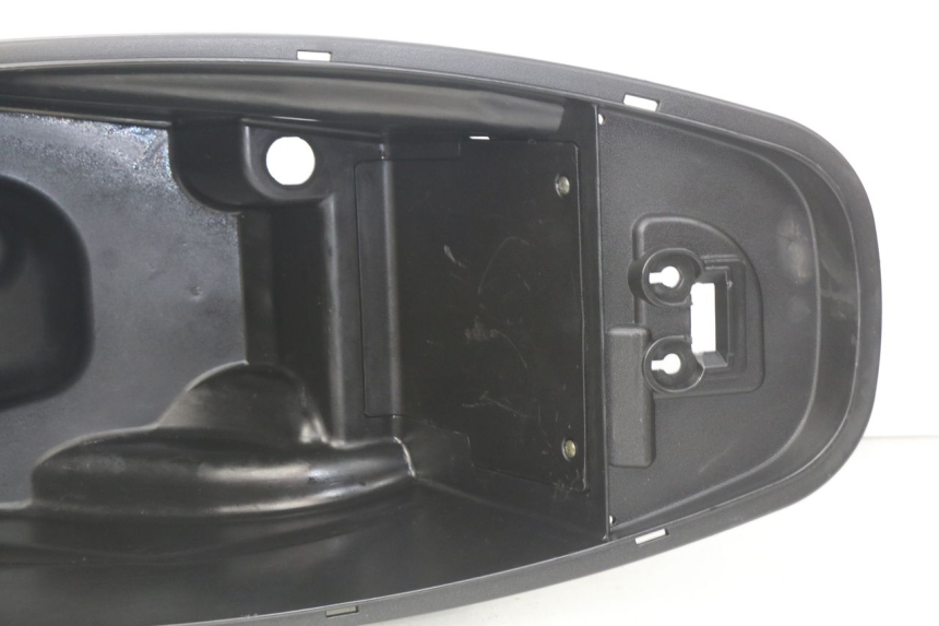 photo de SITZBANKABDECKUNG SYM ORBIT III 3 4T 50 (2018 - 2021)