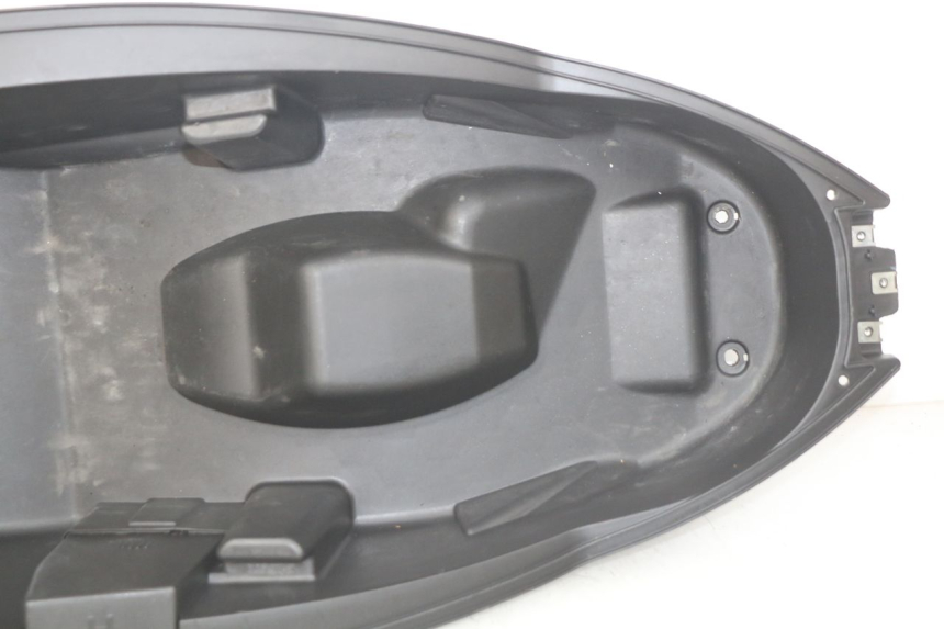 photo de SITZBANKABDECKUNG PEUGEOT CITYSTAR 125 (2011 - 2017)