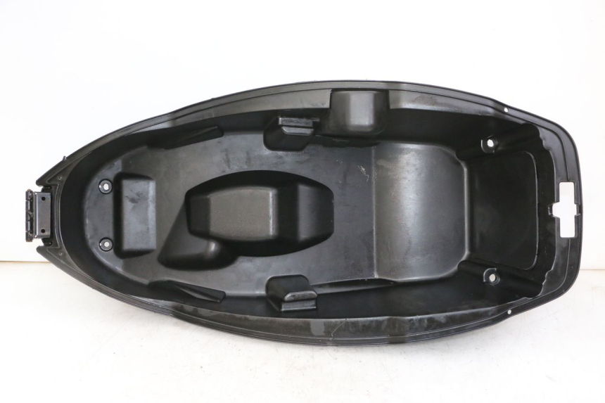 photo de SITZBANKABDECKUNG PEUGEOT CITYSTAR 2T 50 (2018 - 2021)