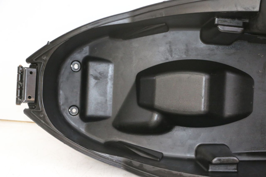 photo de SITZBANKABDECKUNG PEUGEOT CITYSTAR 2T 50 (2018 - 2021)