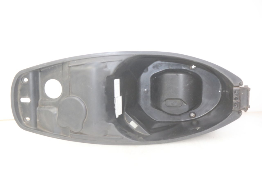 photo de SITZBANKABDECKUNG PEUGEOT TWEET 4T 50 (2010 - 2014)