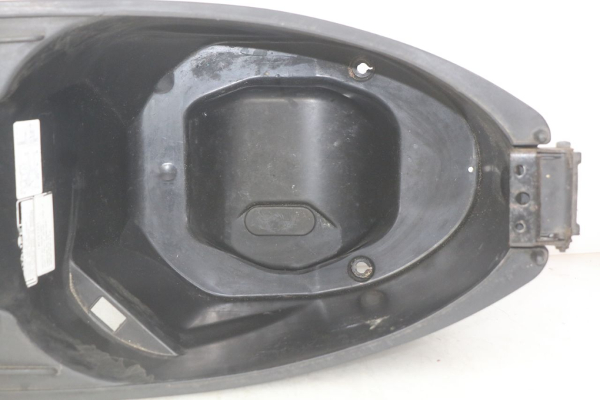 photo de SITZBANKABDECKUNG PEUGEOT TWEET 4T 50 (2010 - 2014)